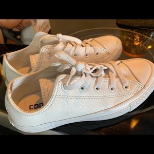 CONVERSE - Excellent used Condition.  Worn once.  Super cute with any outfit ✌️